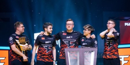 FaZe Clan vs Fnatic